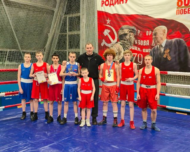 Вяземские боксеры успешно представили город на региональных соревнованиях!